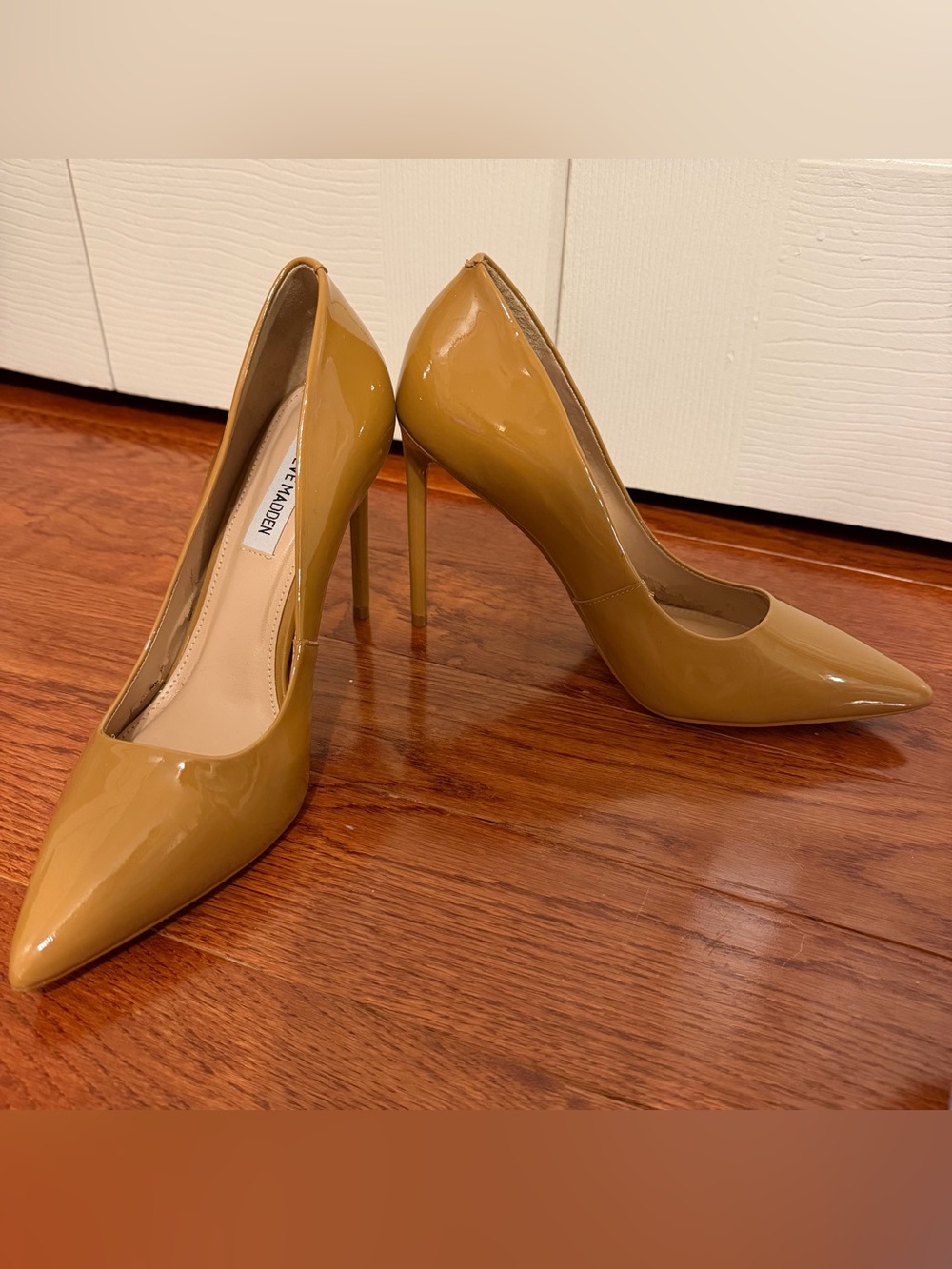 Steve Madden Patent Leather Tan Pointed Toe Stiletto Heels - Picture 5 of 8